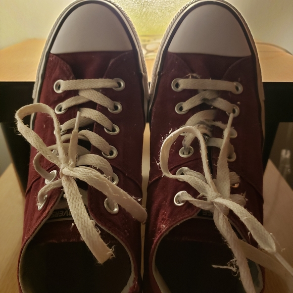 EUC CTAS maroon madison canvas lace kicks (9W; 7M) - Picture 6 of 8